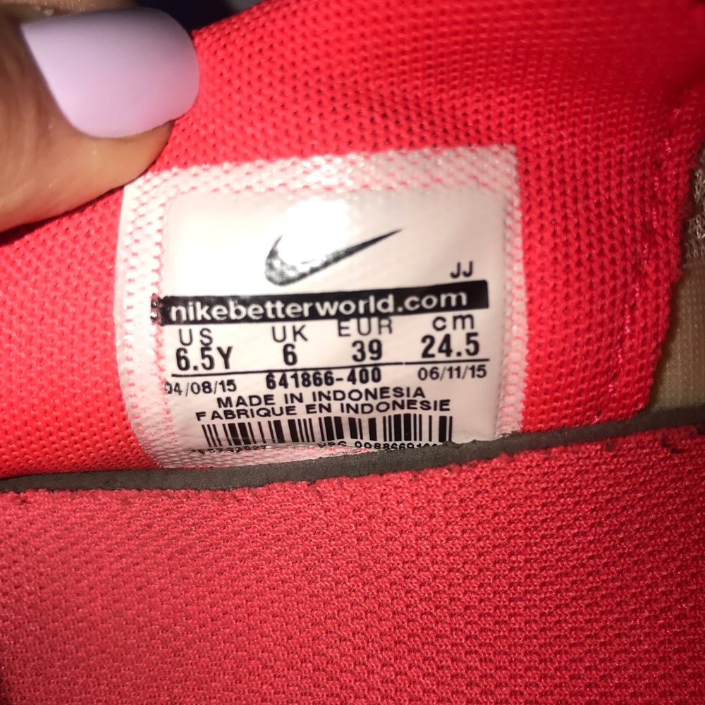 Nike Shoes - Picture 2 of 2